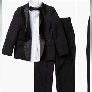 Nautica boys tuxedo.  NWT!  Size 6.